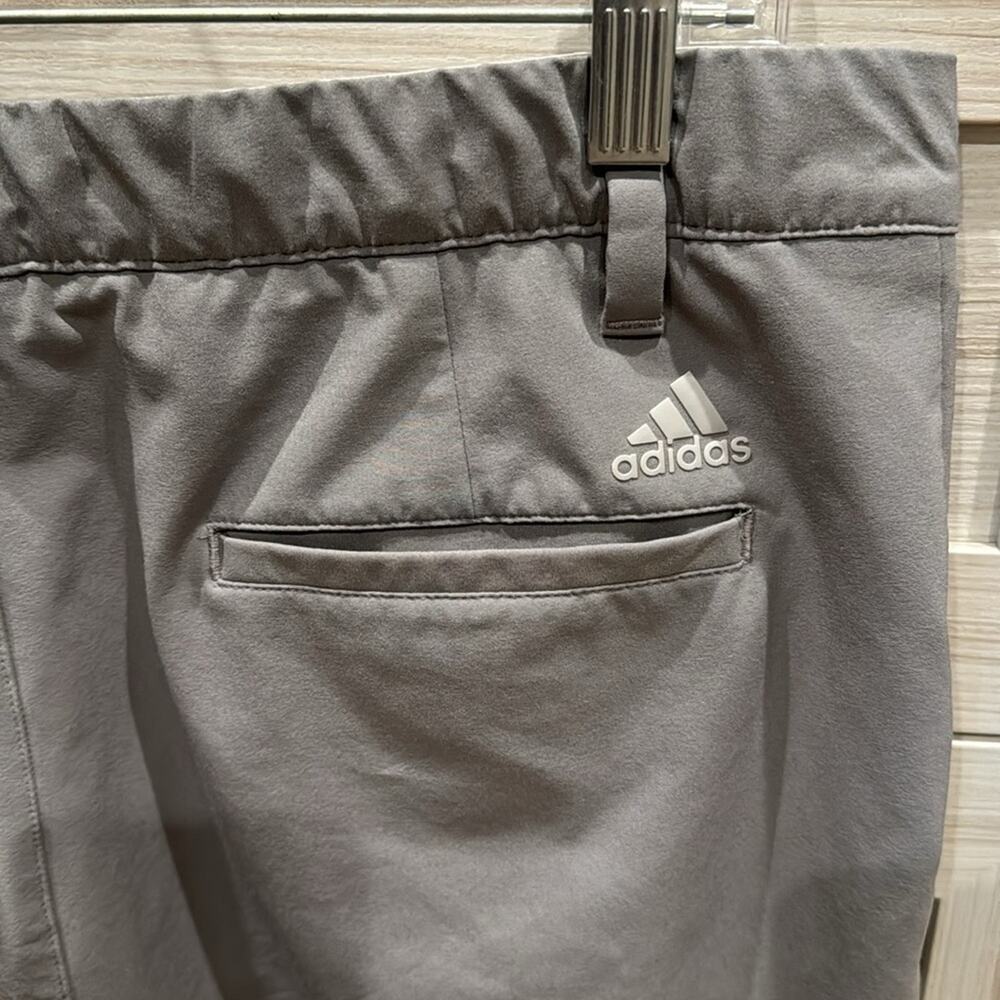 Adidas ULTIMATE365 GOLF SHORTS Grey 34 - Picture 3 of 5